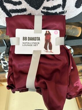 BB Dakota Burgundy Satin Lounge Set
